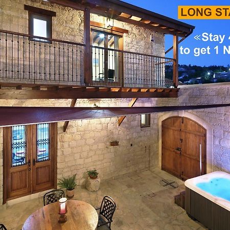 Kantara House - A Rural Retreat Of Comfort & Class! Arsos エクステリア 写真