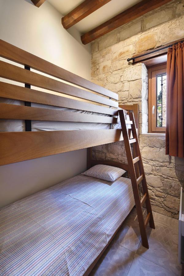 Kantara House - A Rural Retreat Of Comfort & Class! Arsos エクステリア 写真