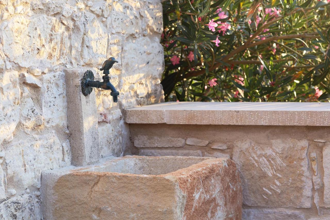 Kantara House - A Rural Retreat Of Comfort & Class! Arsos エクステリア 写真