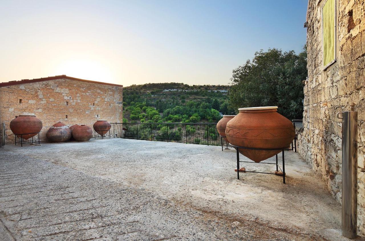 Kantara House - A Rural Retreat Of Comfort & Class! Arsos エクステリア 写真