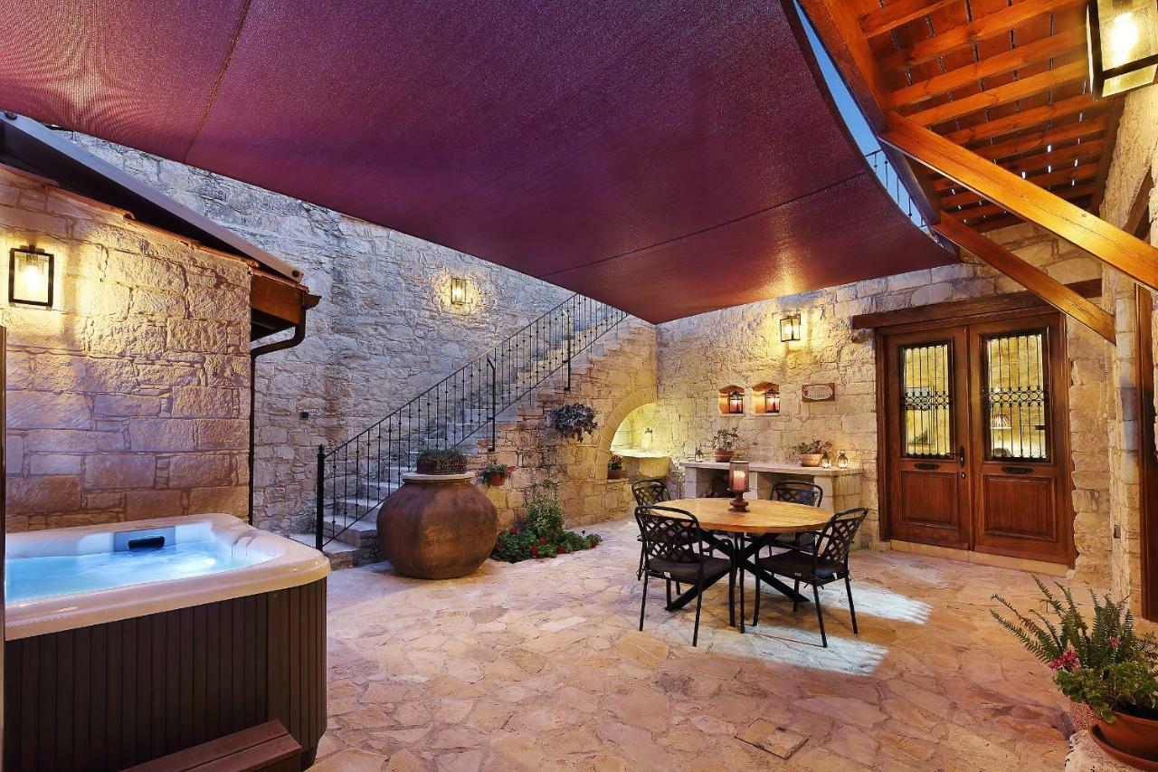 Kantara House - A Rural Retreat Of Comfort & Class! Arsos エクステリア 写真