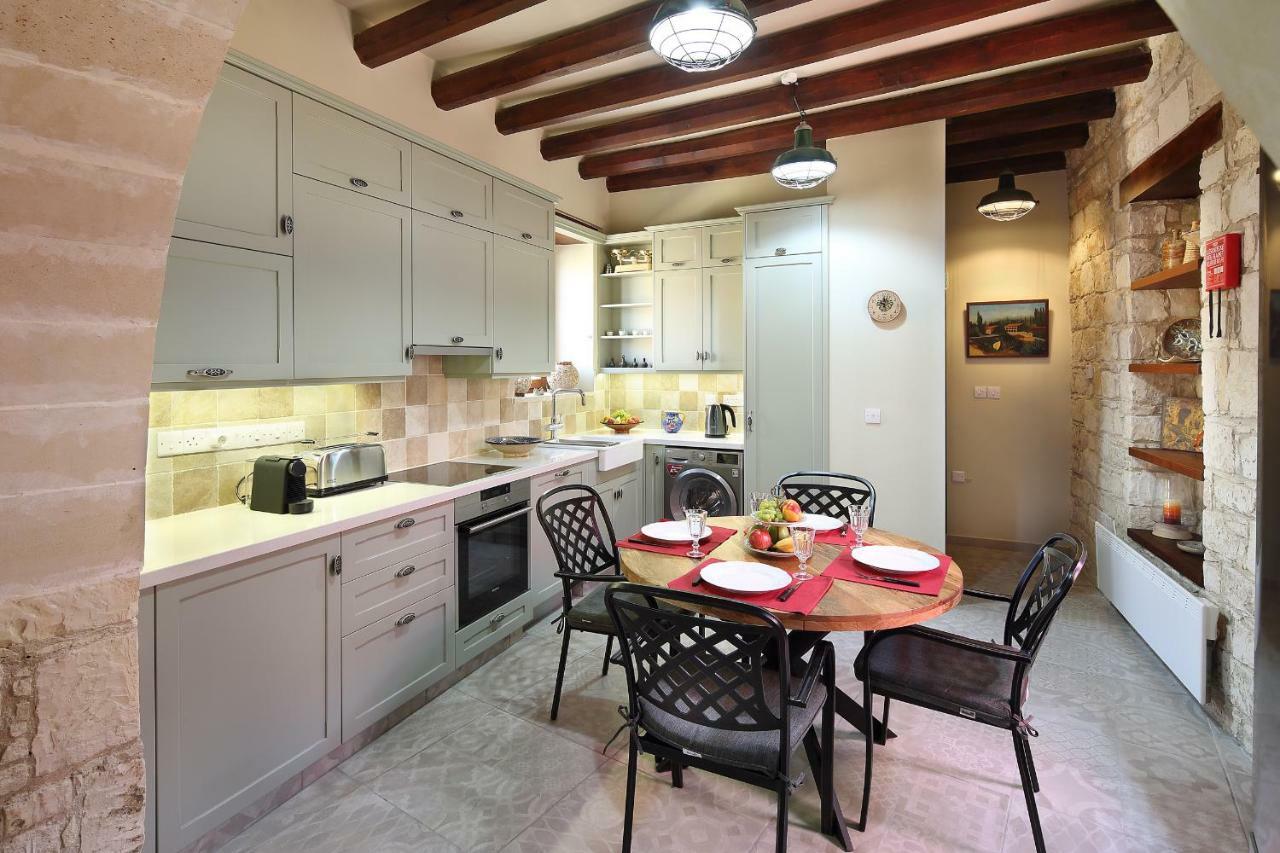 Kantara House - A Rural Retreat Of Comfort & Class! Arsos エクステリア 写真