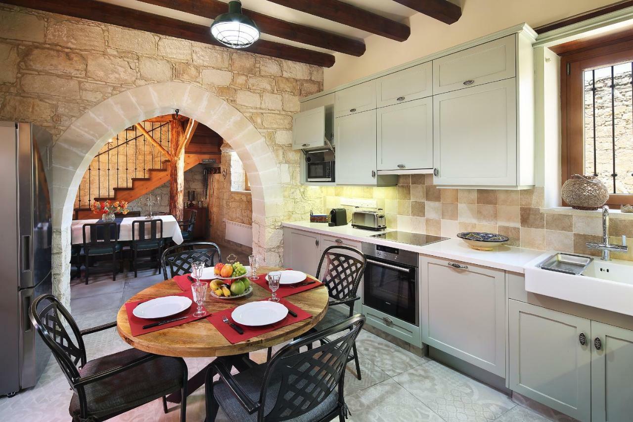 Kantara House - A Rural Retreat Of Comfort & Class! Arsos エクステリア 写真